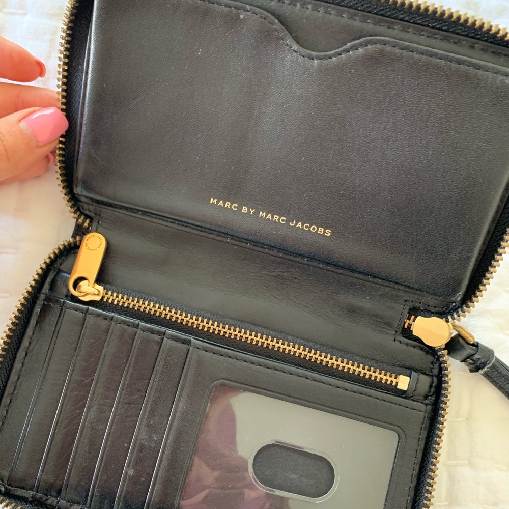 Marc Jacobs black leather wristlet wallet